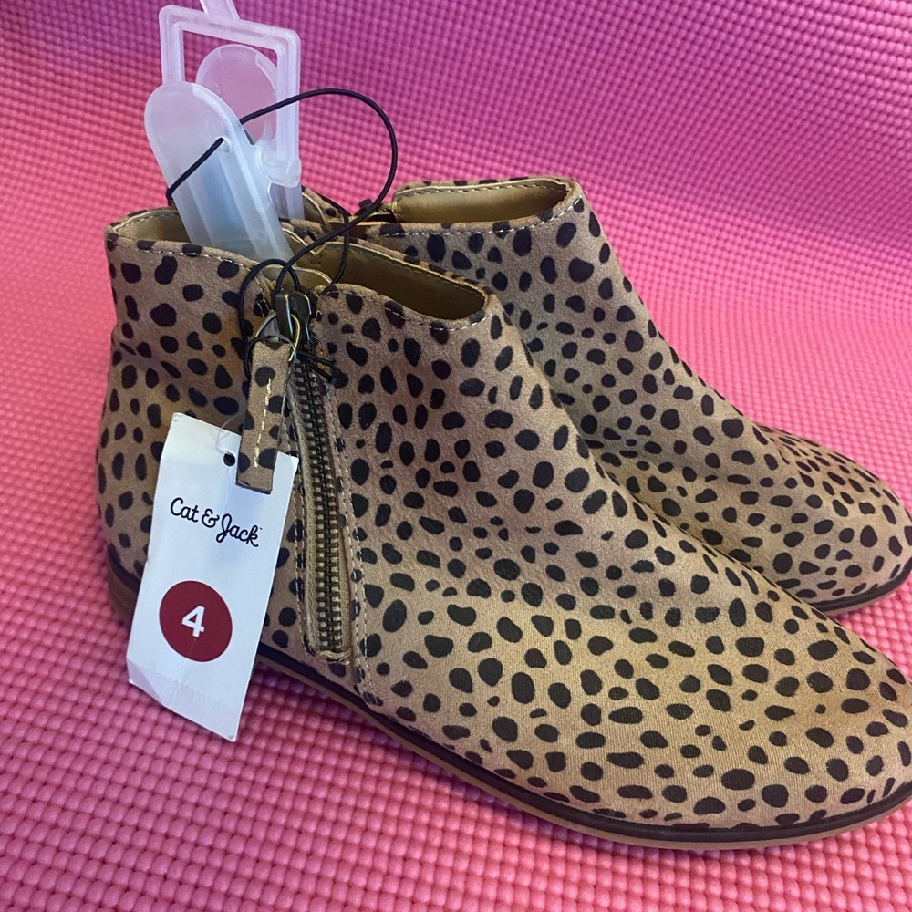 Cat and Jack booties